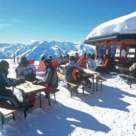 In Kaltenbach Near Lift 스텀