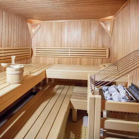 Spacious Flat With Sauna In